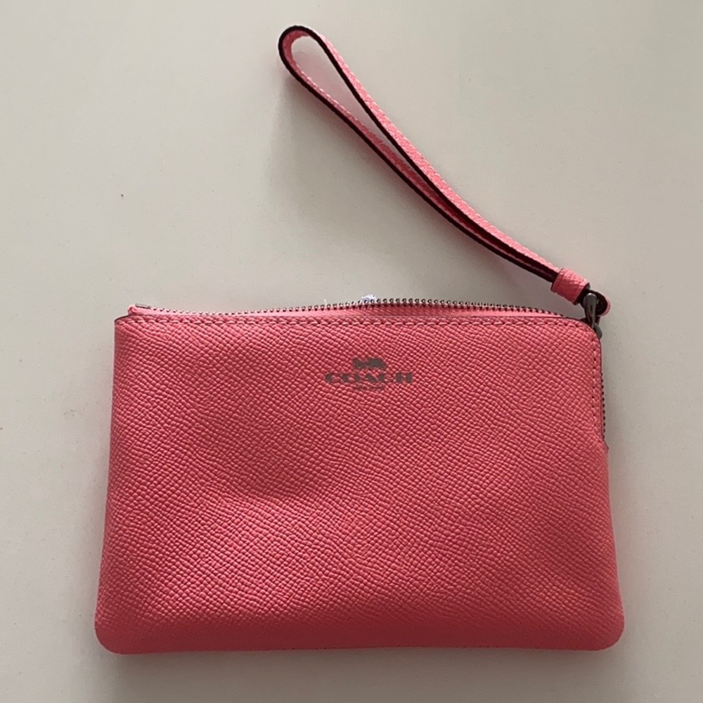 NWT Coach Leather Wristlet, Pink